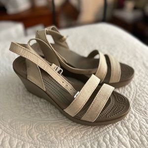 Crocs Leigh II Adjustable Strap Sandal